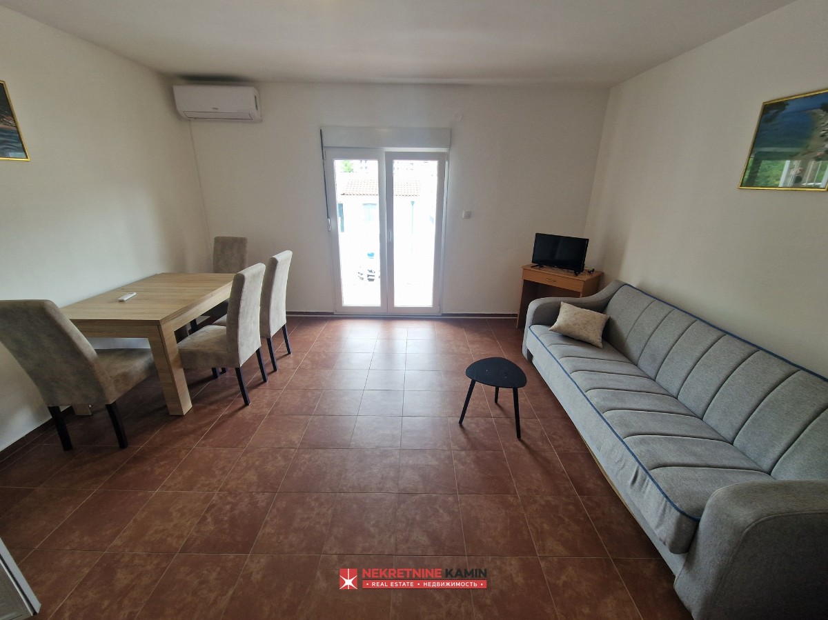 Budva'da uzun süreli kiralık iki yatak odalı daire